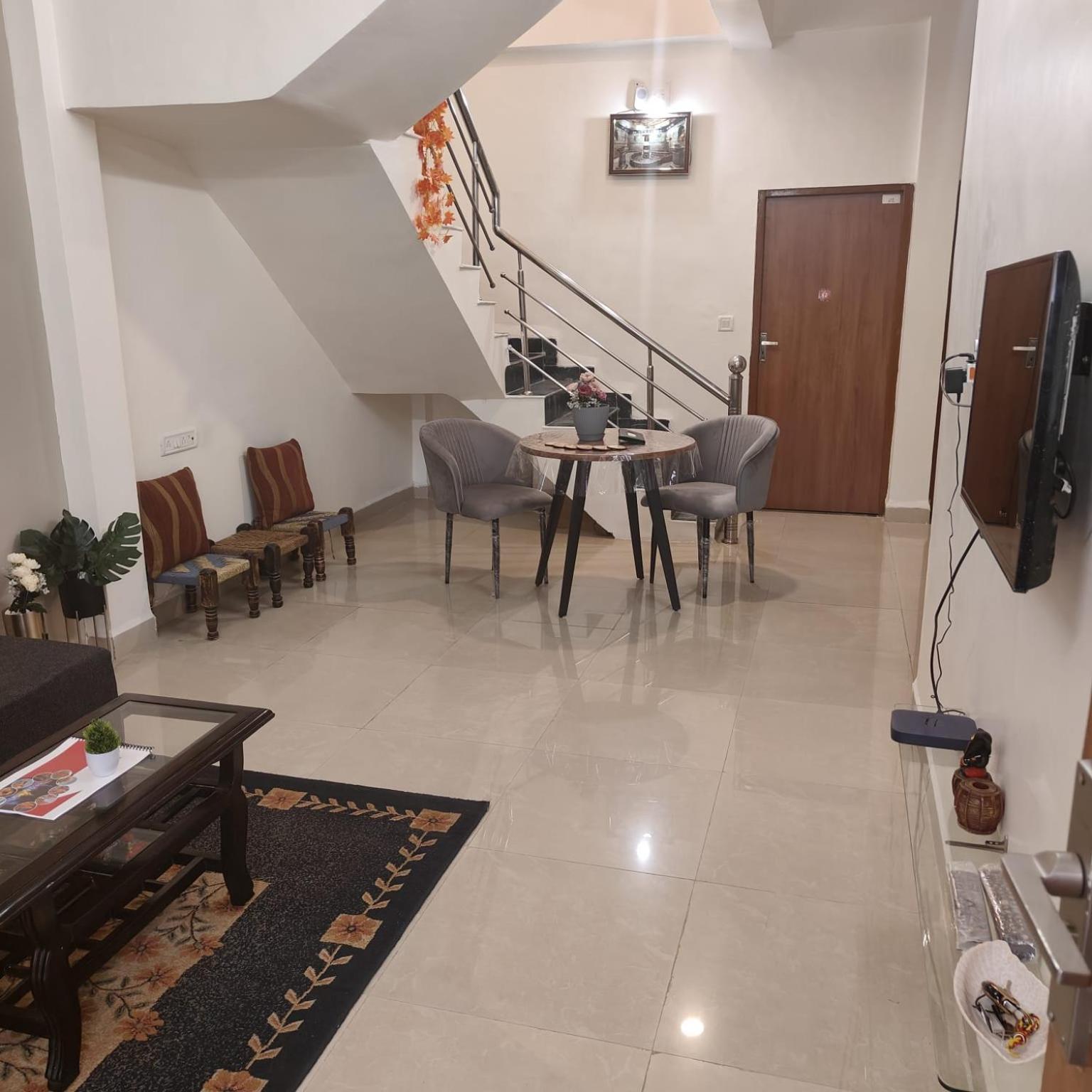 Mahadev Mansion Villa Ujjain Exterior photo